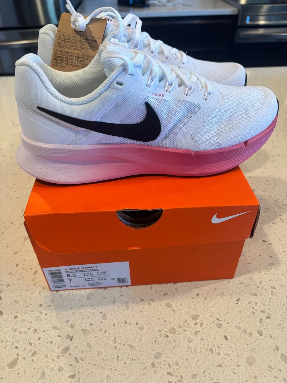 Nike Women’s White, Pink & Black Running Shoes Sneakers 8.5